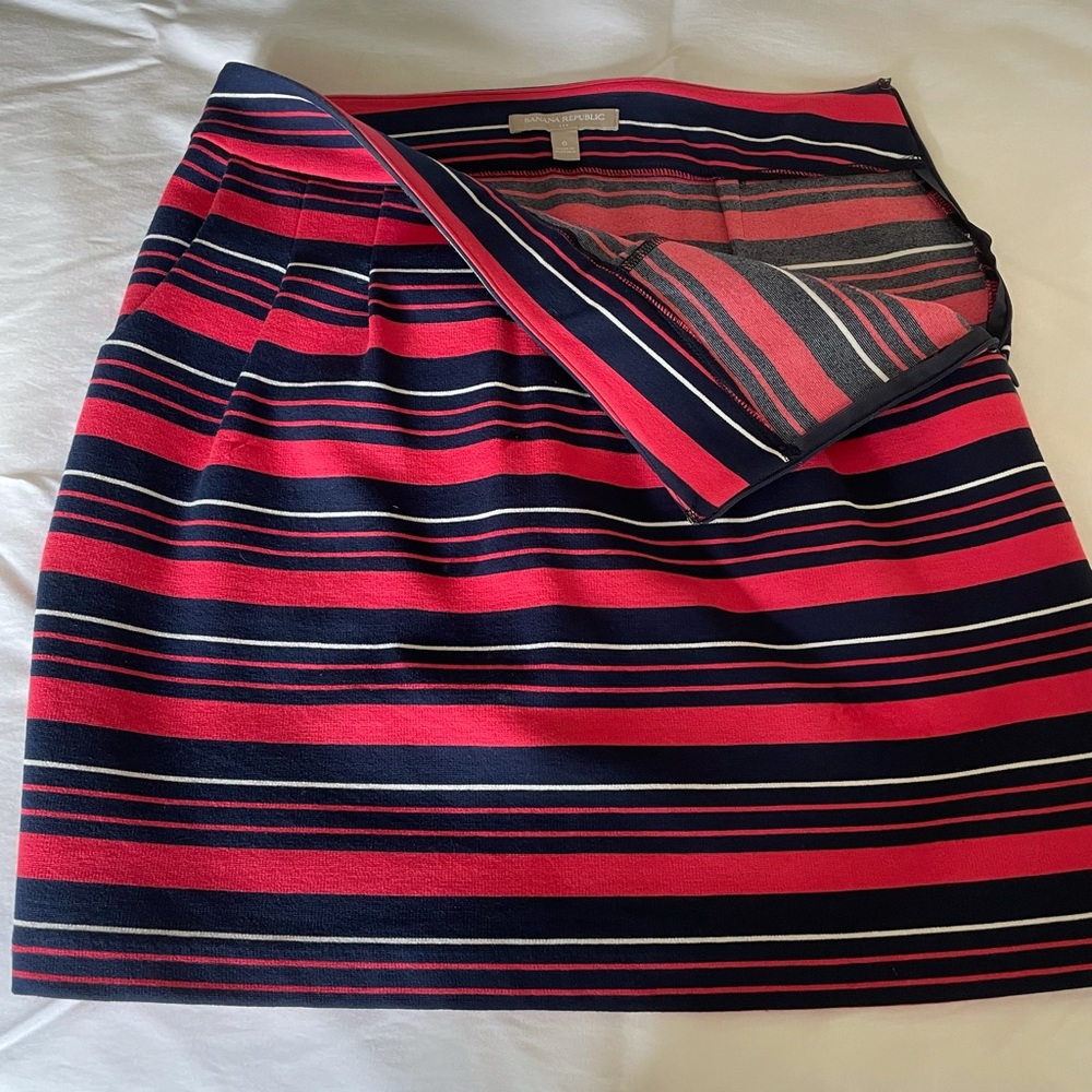 Banana Republic heavy skirt perfect for fall